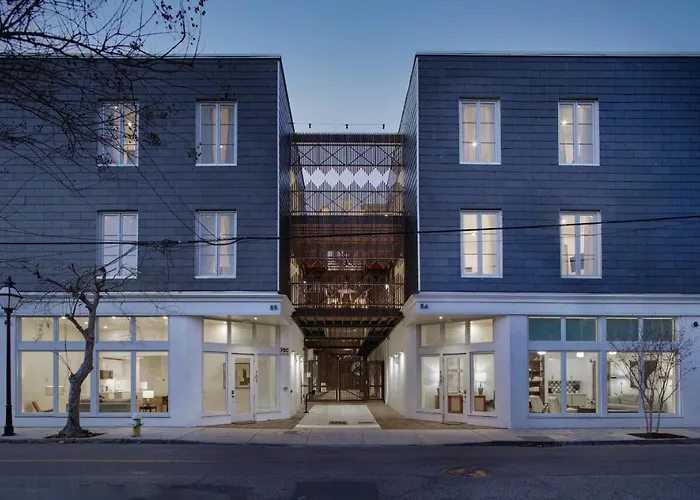 Charleston Dog Friendly Lodging and Hotels