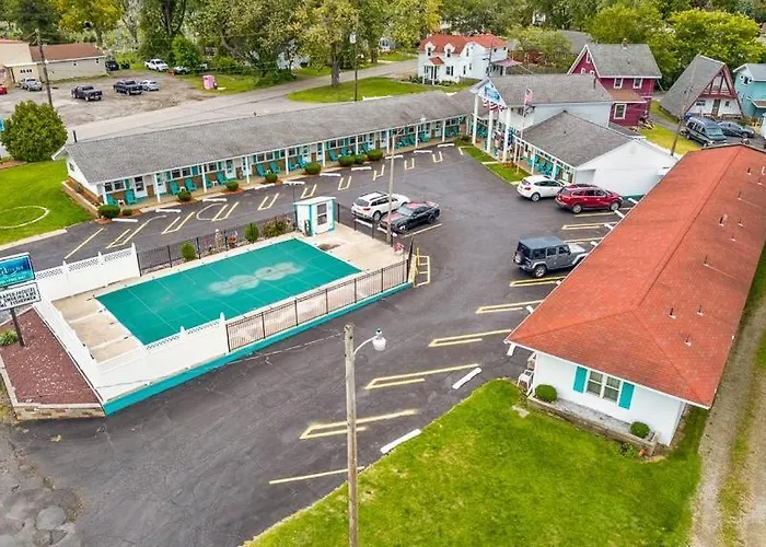 Erie Motels