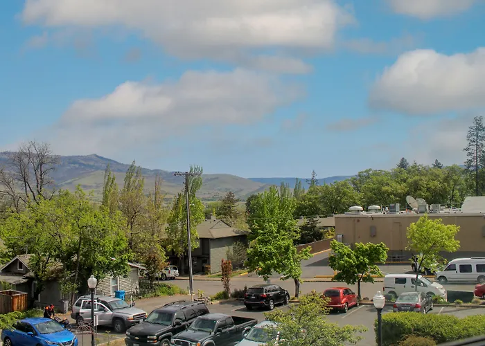Ashland Dog Friendly Hotels