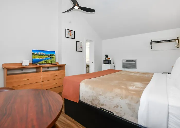 Lake George Motels