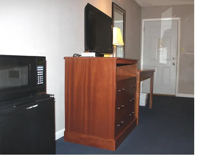 Rensselaer Motels