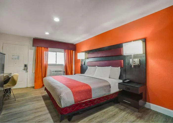 Worthington Motels
