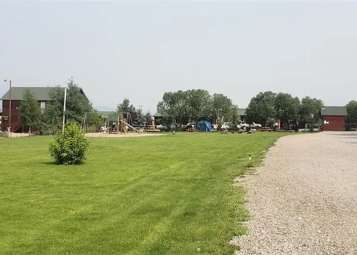 Etna Motels