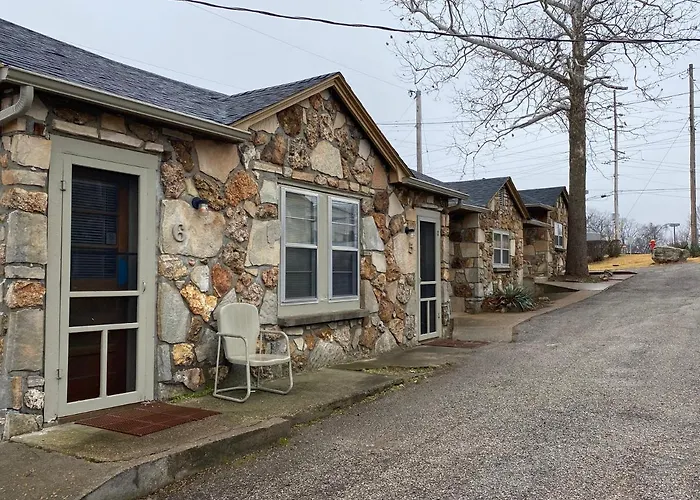 Gravois Mills Motels