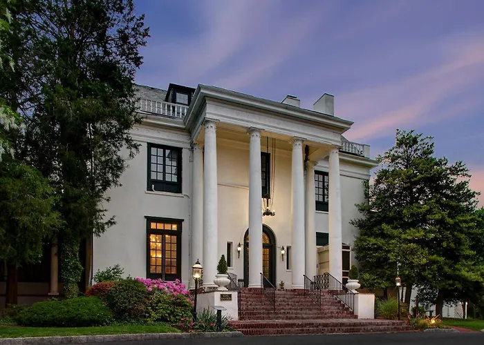 Tarrytown Dog Friendly Hotels