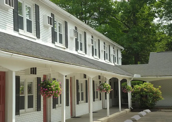 Amherst Motels