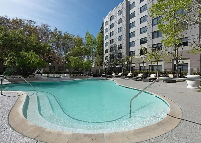 Santa Clara Dog Friendly Hotels