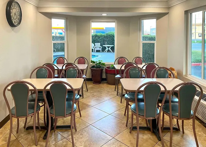 Corning Dog Friendly Hotels