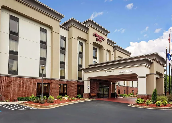 Fairburn Dog Friendly Lodging and Hotels
