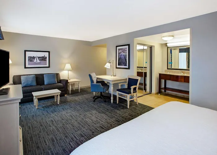 West Yarmouth Dog Friendly Lodging and Hotels