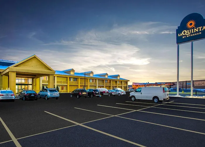 Oshkosh Dog Friendly Lodging and Hotels