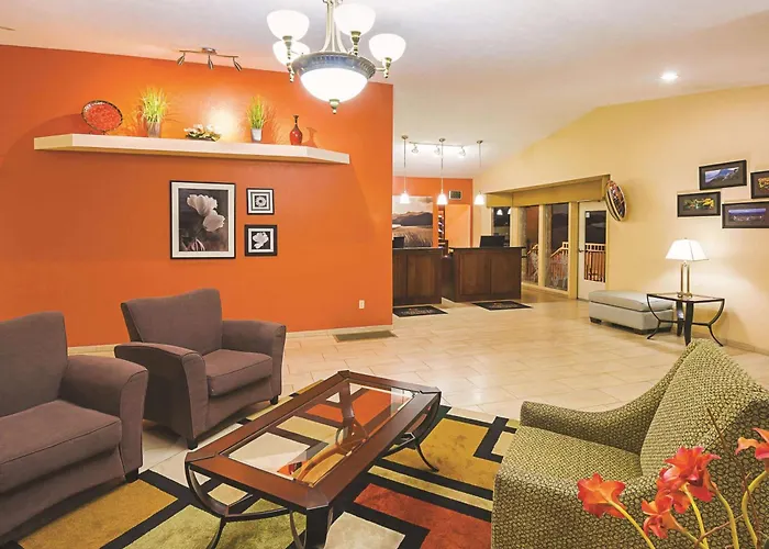 Woodburn Dog Friendly Hotels