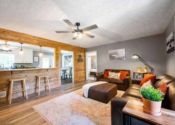 Woodstock Dog Friendly Lodging and Hotels