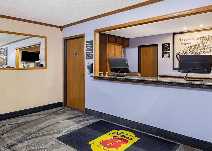 Valentine Dog Friendly Hotels