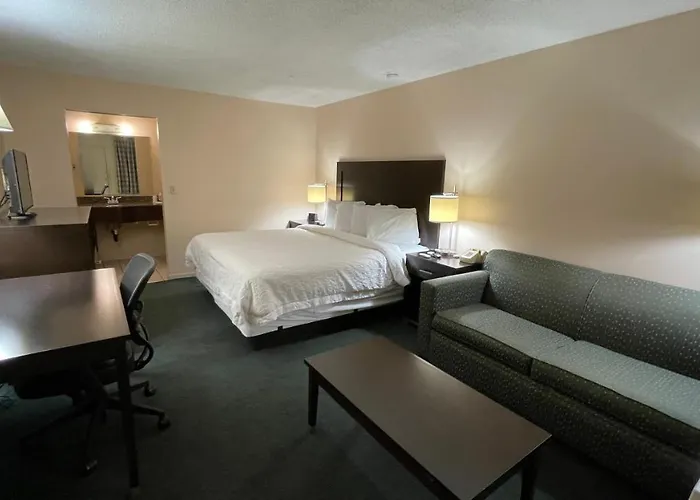 Harrisonville Dog Friendly Lodging and Hotels