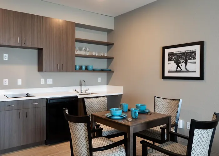 Lawrence Dog Friendly Hotels