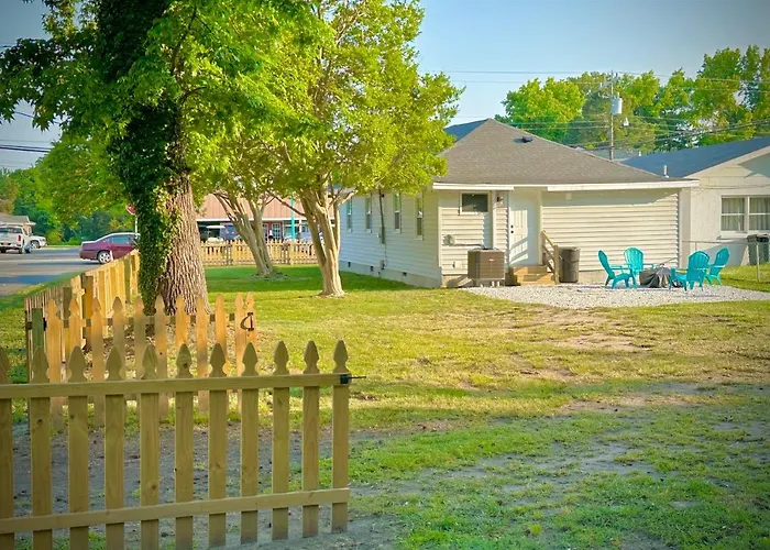 Colonial Beach Dog Friendly Lodging and Hotels