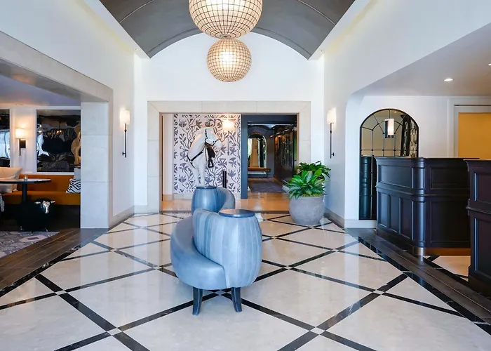 Burbank Hotels With Jacuzzi in Room