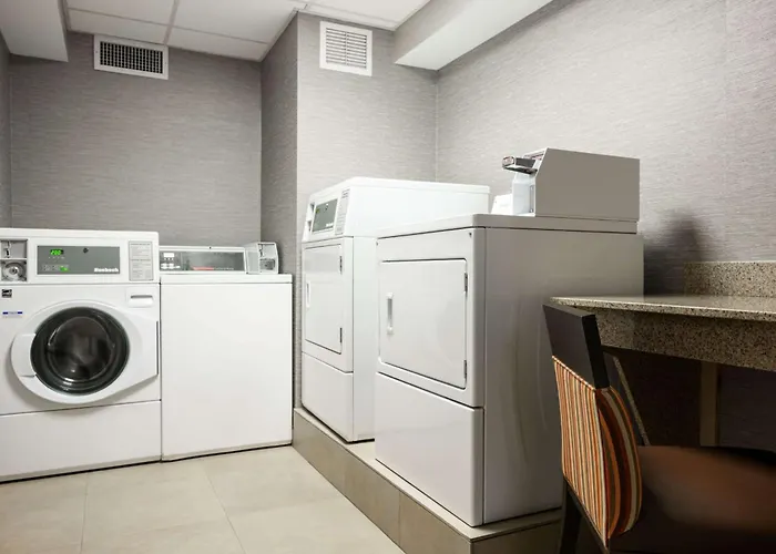 Evansville Dog Friendly Hotels