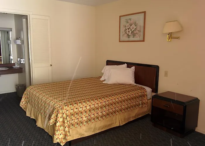 Perrysburg Motels