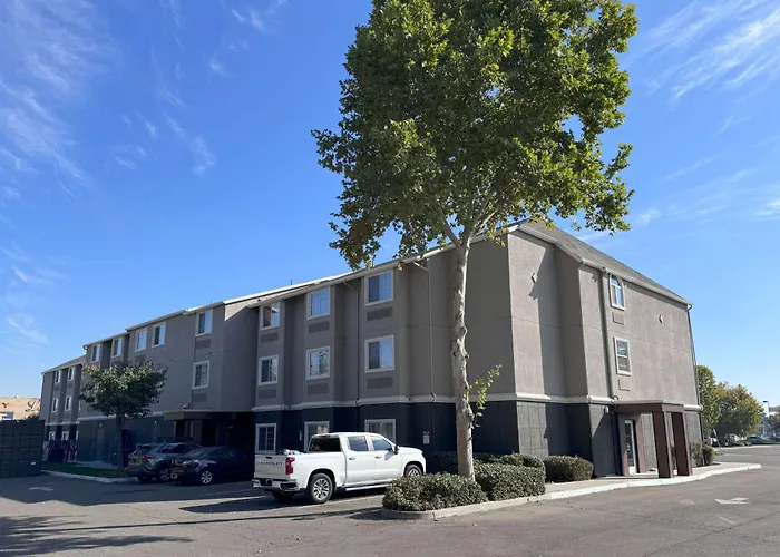 Tulare Dog Friendly Lodging and Hotels