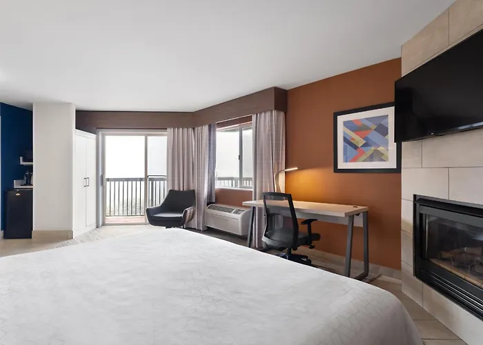 Best 3 Spa Hotels in Fort Bragg for a Relaxing Getaway