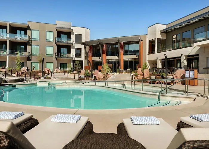 Best 5 Spa Hotels in Moab for a Relaxing Getaway