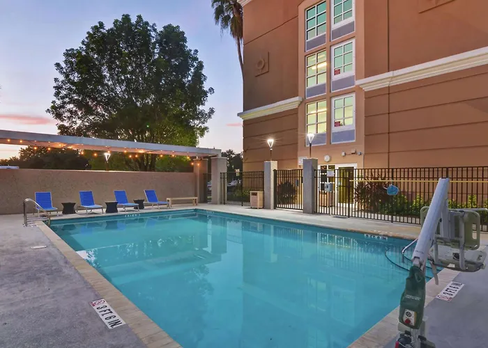 Miramar Dog Friendly Lodging and Hotels