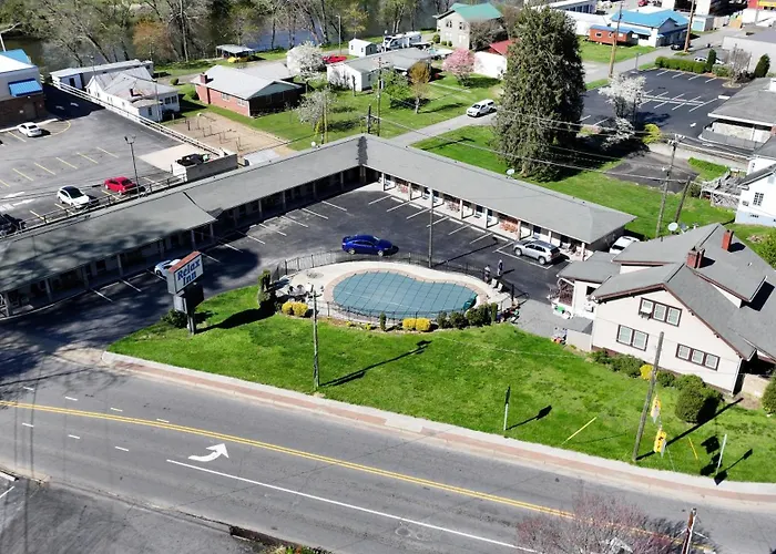 Tellico Plains Motels