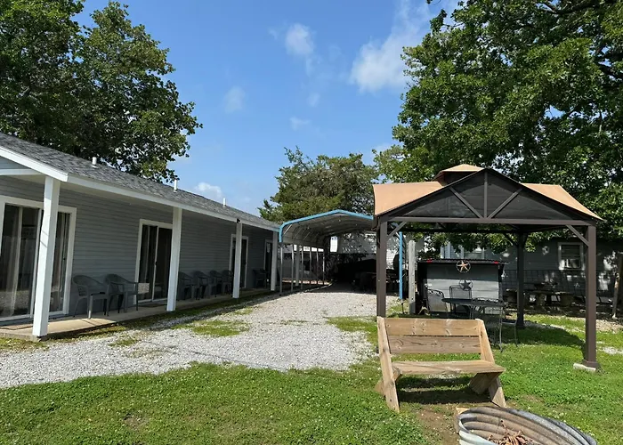 Greers Ferry Motels