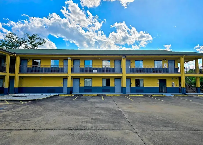 Pine Mountain (Harris County) Dog Friendly Hotels