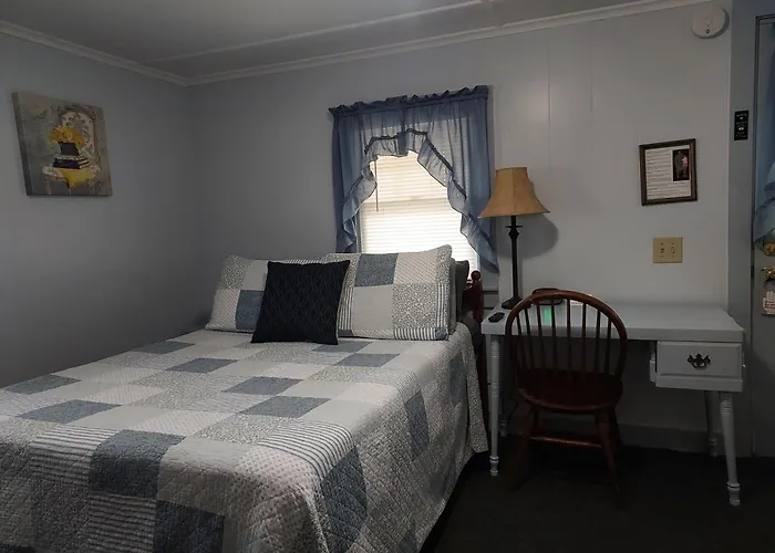 Stratton Dog Friendly Hotels