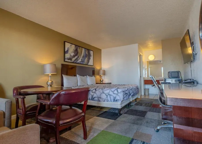 Buttonwillow Dog Friendly Lodging and Hotels
