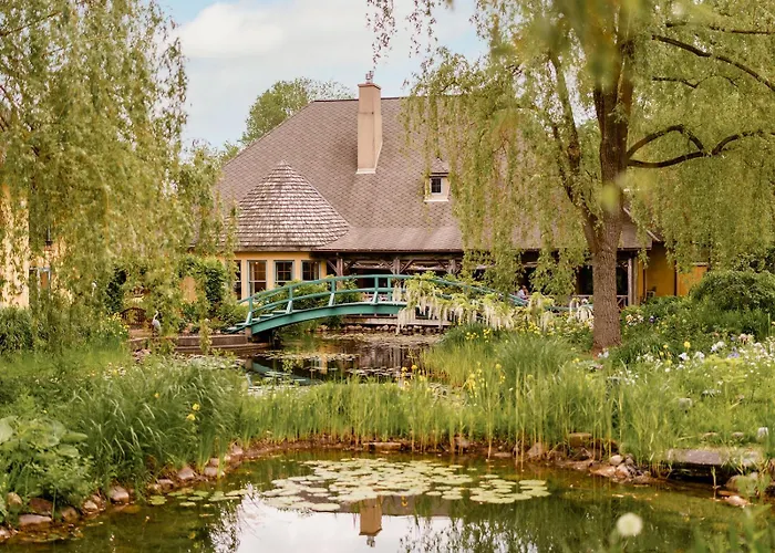 Best 3 Spa Hotels in Skaneateles for a Relaxing Getaway