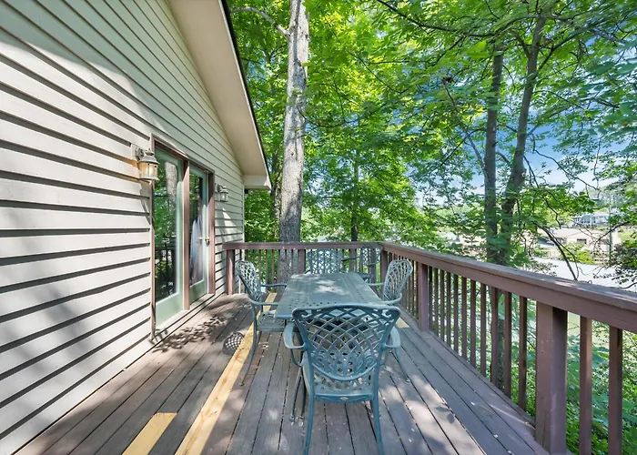 Moneta Dog Friendly Lodging and Hotels