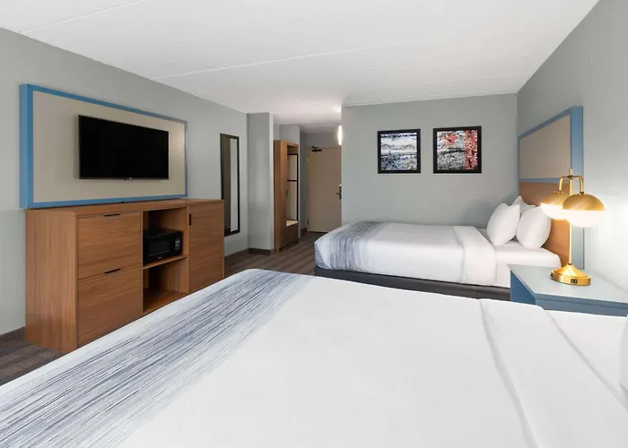 Danbury Motels