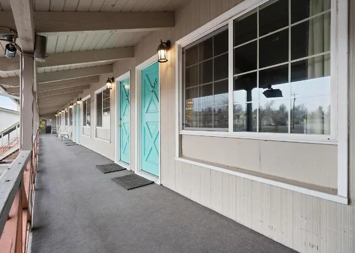 Burns Dog Friendly Lodging and Hotels