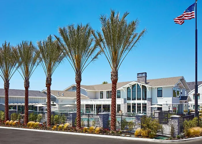 Manhattan Beach Dog Friendly Lodging and Hotels