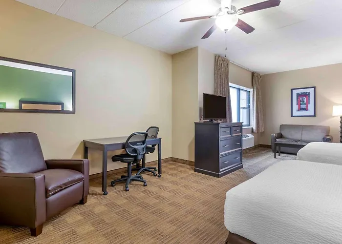 Skokie Dog Friendly Lodging and Hotels