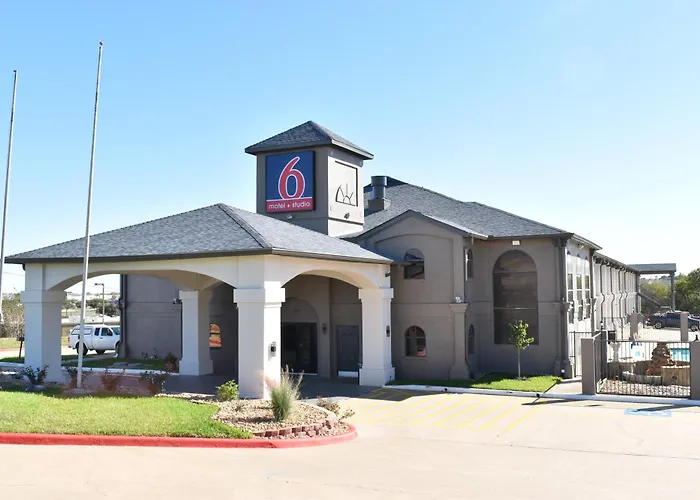 Brenham Dog Friendly Lodging and Hotels