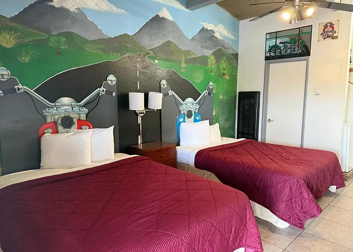 Hollister Dog Friendly Hotels