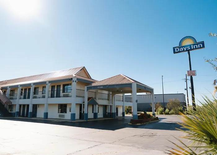 Farmerville Motels