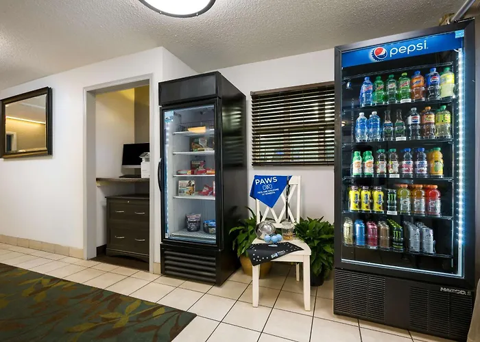 Waukegan Dog Friendly Hotels