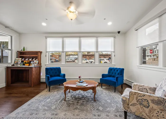 Idaho Springs Dog Friendly Lodging and Hotels