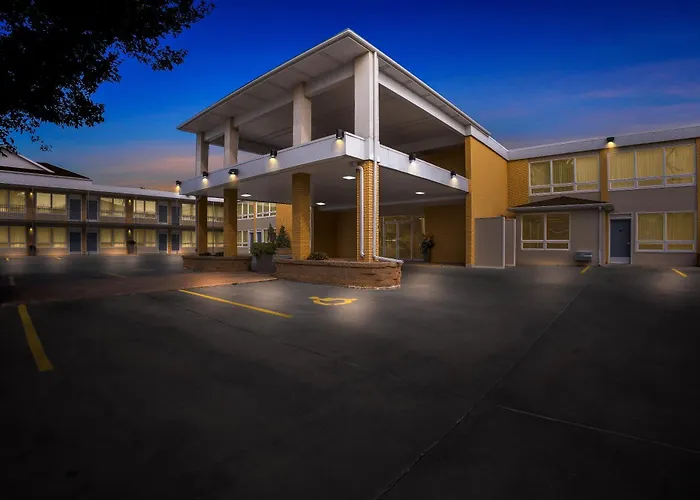 Chamberlain Dog Friendly Hotels
