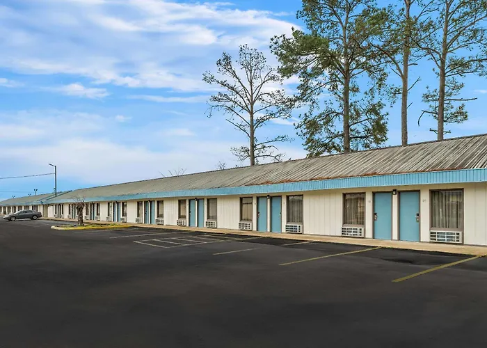 Brookhaven Dog Friendly Lodging and Hotels