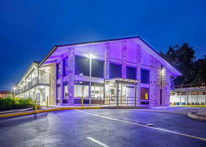 Boerne Dog Friendly Lodging and Hotels