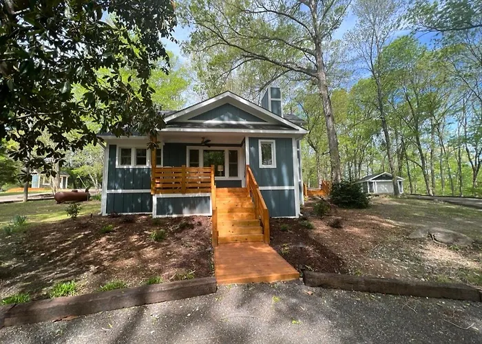 Blythewood Dog Friendly Lodging and Hotels