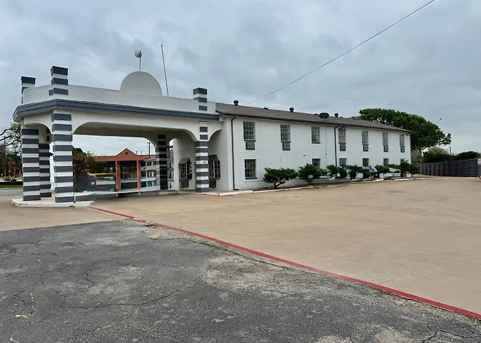 Sherman Dog Friendly Lodging and Hotels