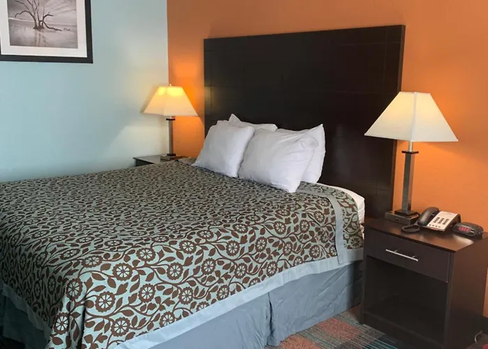 Greenwood Dog Friendly Hotels